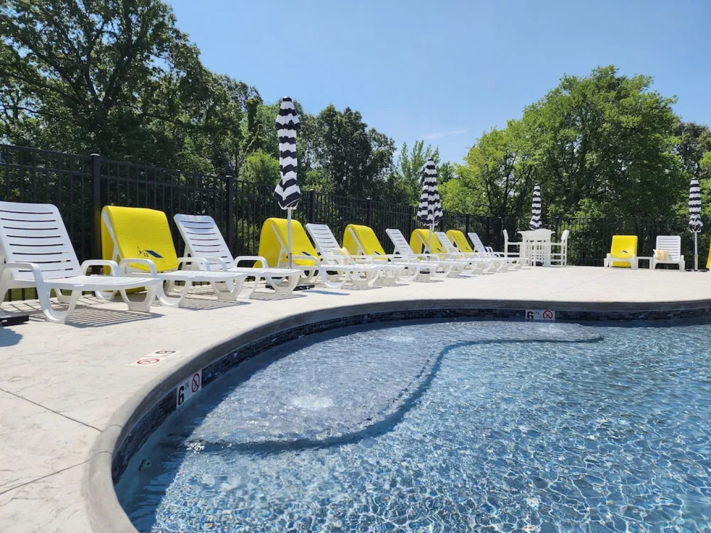 The Lakehouse Inn at Sledd Creek