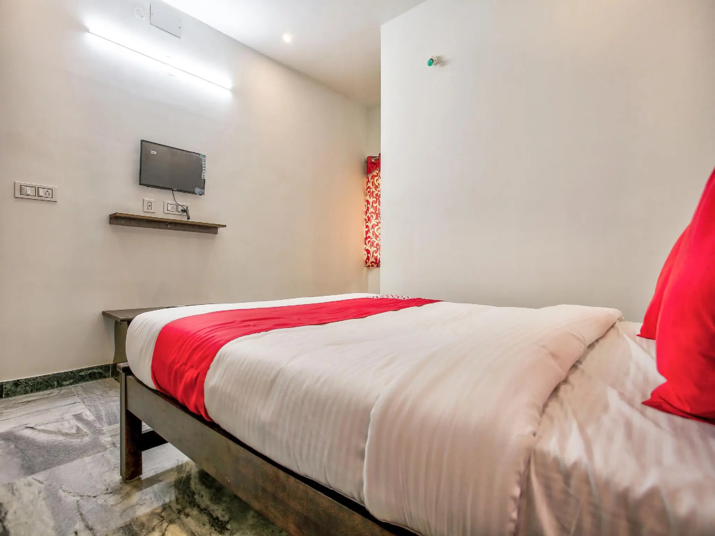 OYO 35931 Leo's Home Stay