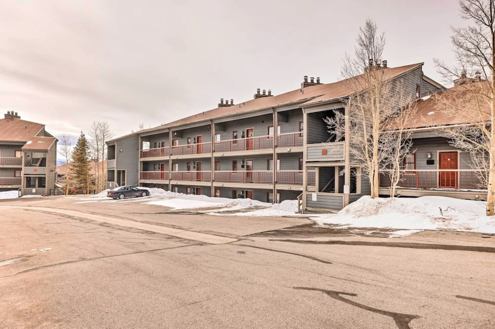 Private Balcony & Resort Perks: Silverthorne Condo