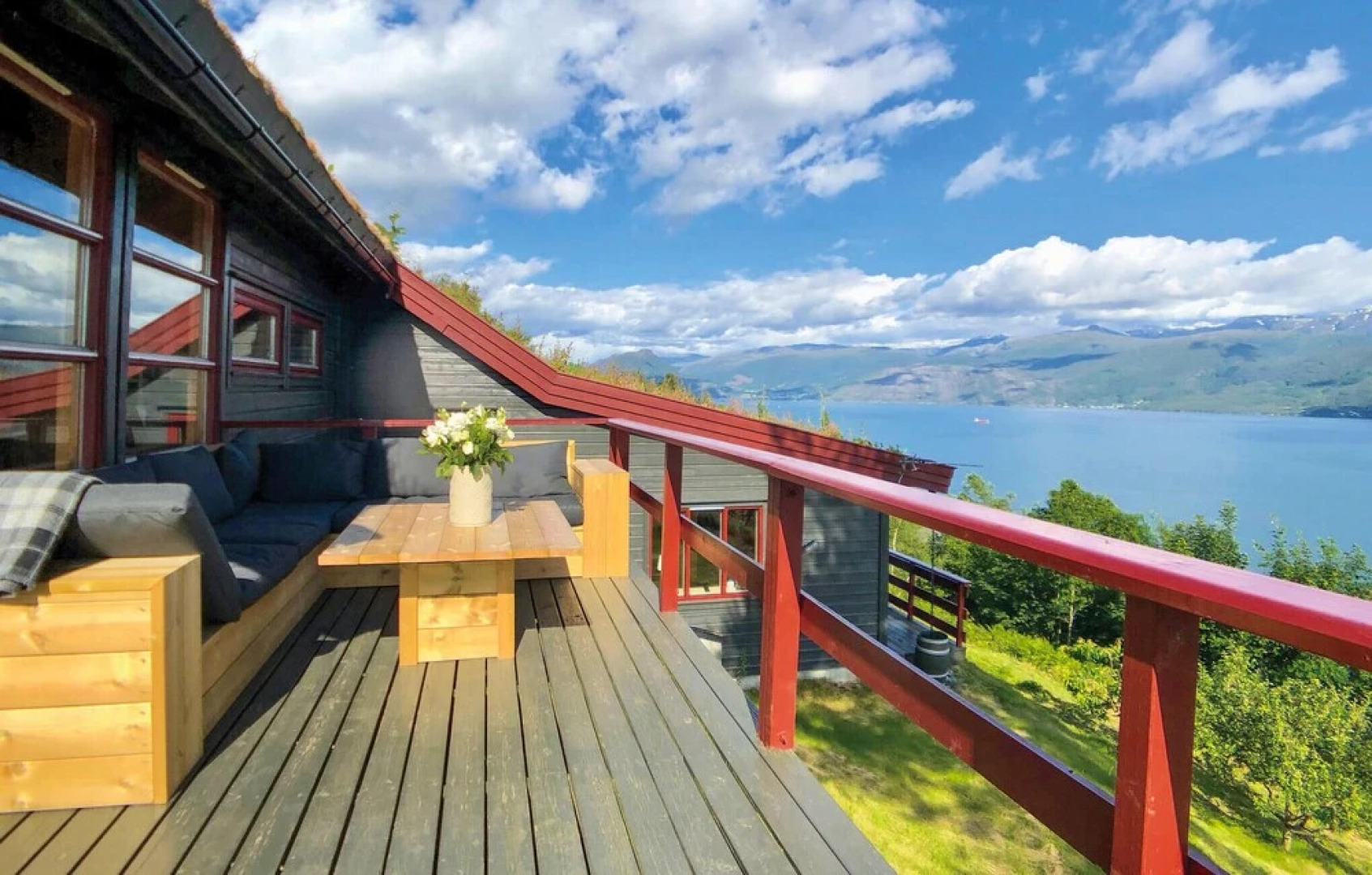 Nice Home in Norheimsund With 4 Bedrooms and Wifi