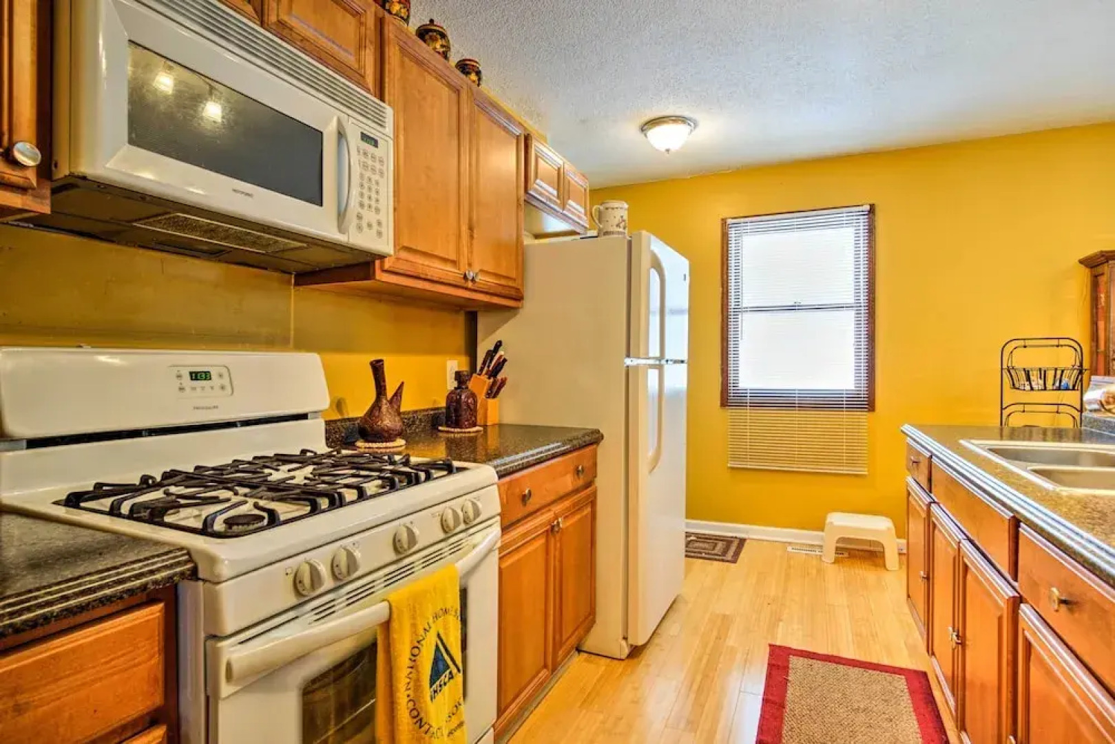 Wooded Twin Lakes Retreat: 13 Mi to Lake Michigan!