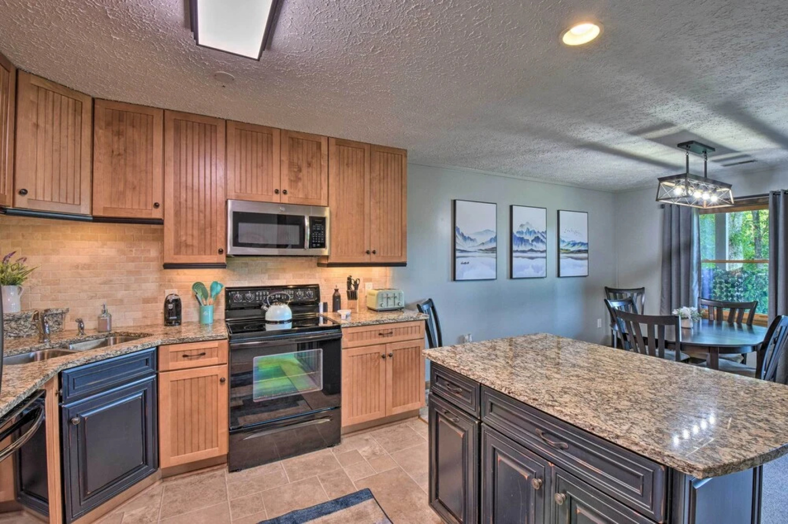 Stylish Sky Valley Condo With Club Amenities!