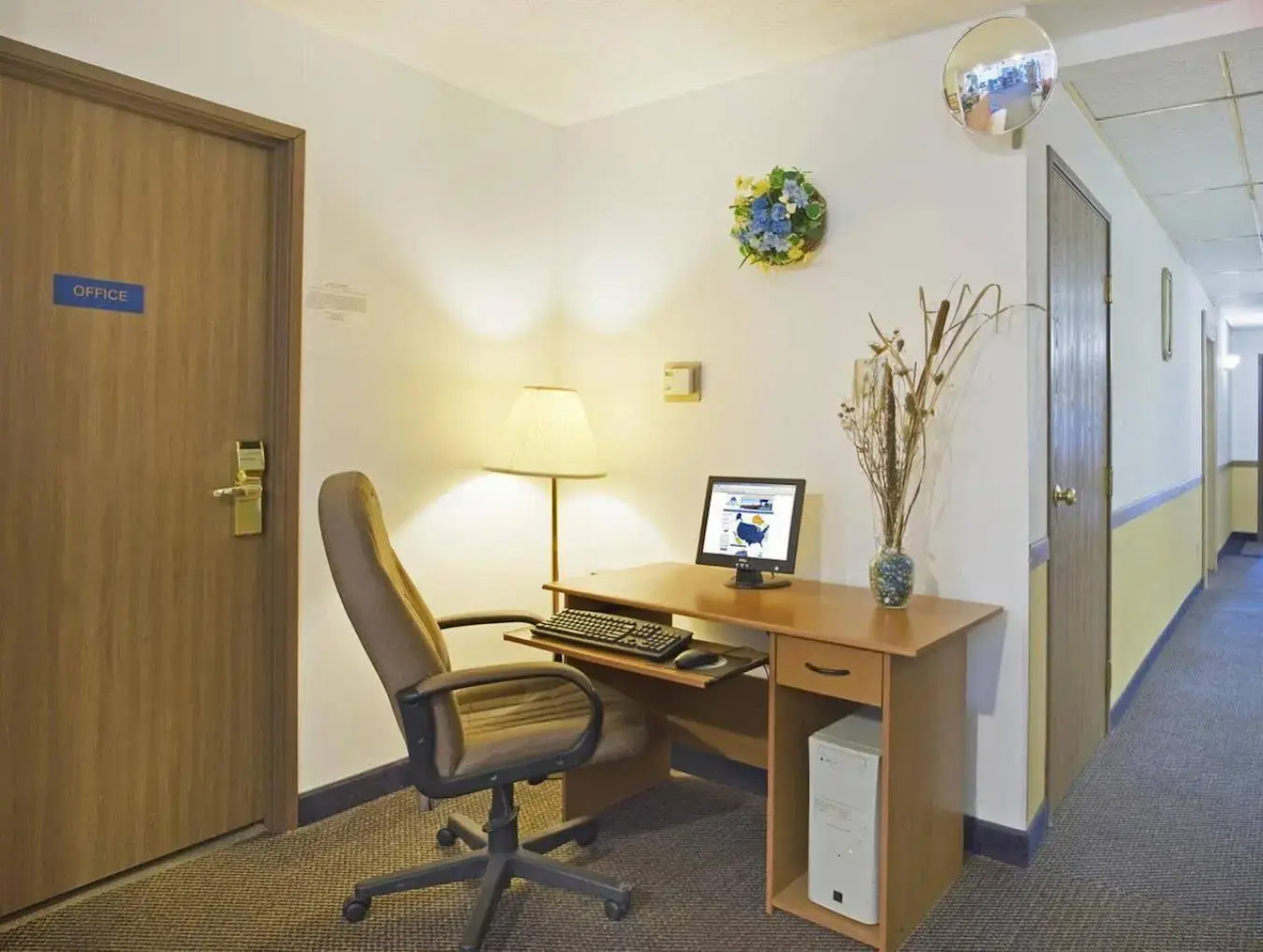 Econo Lodge Lake Mills