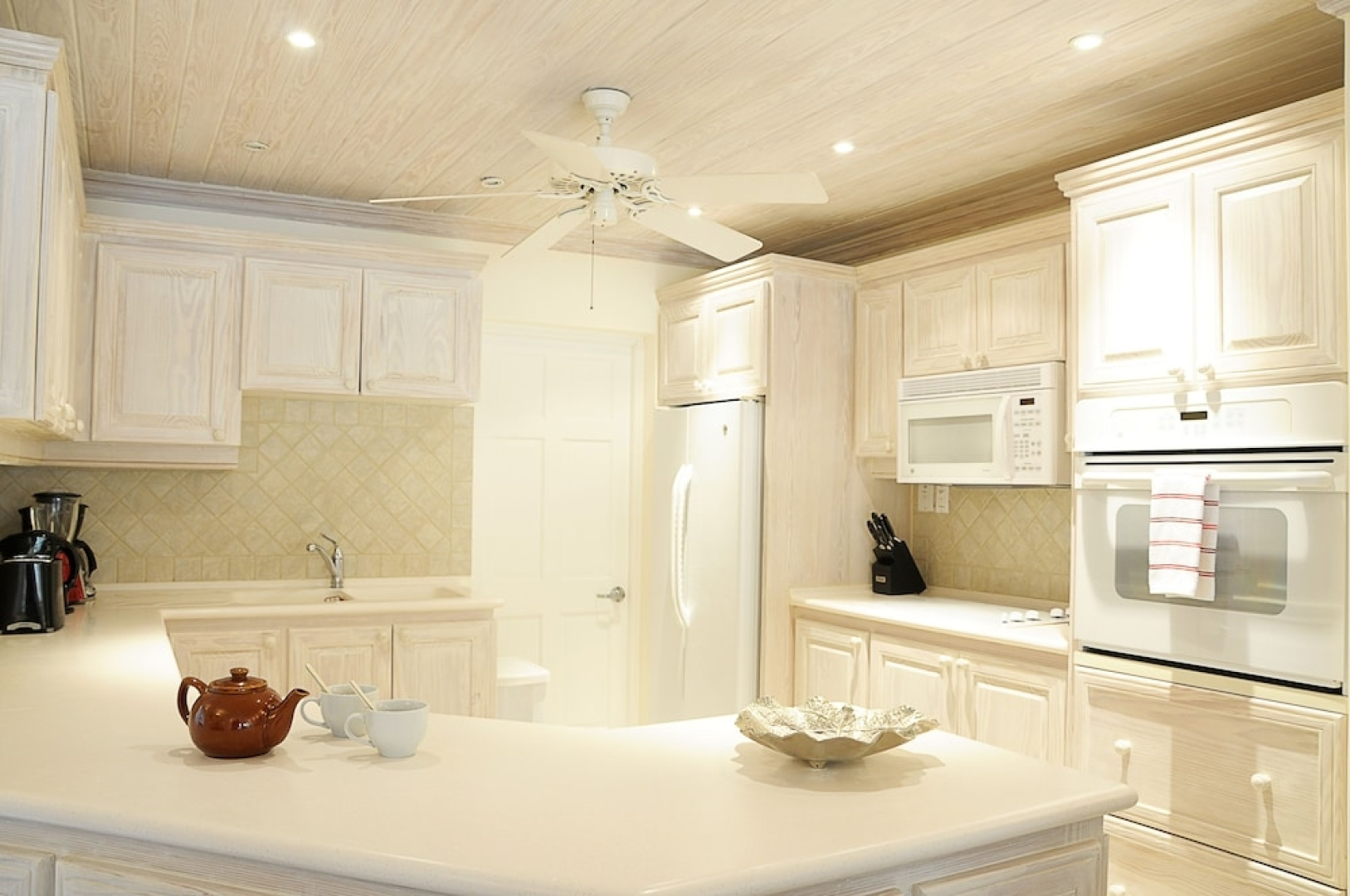 "this Beautifully Decorated 3 Bedroom 3 Bathroom Duplex Villa"