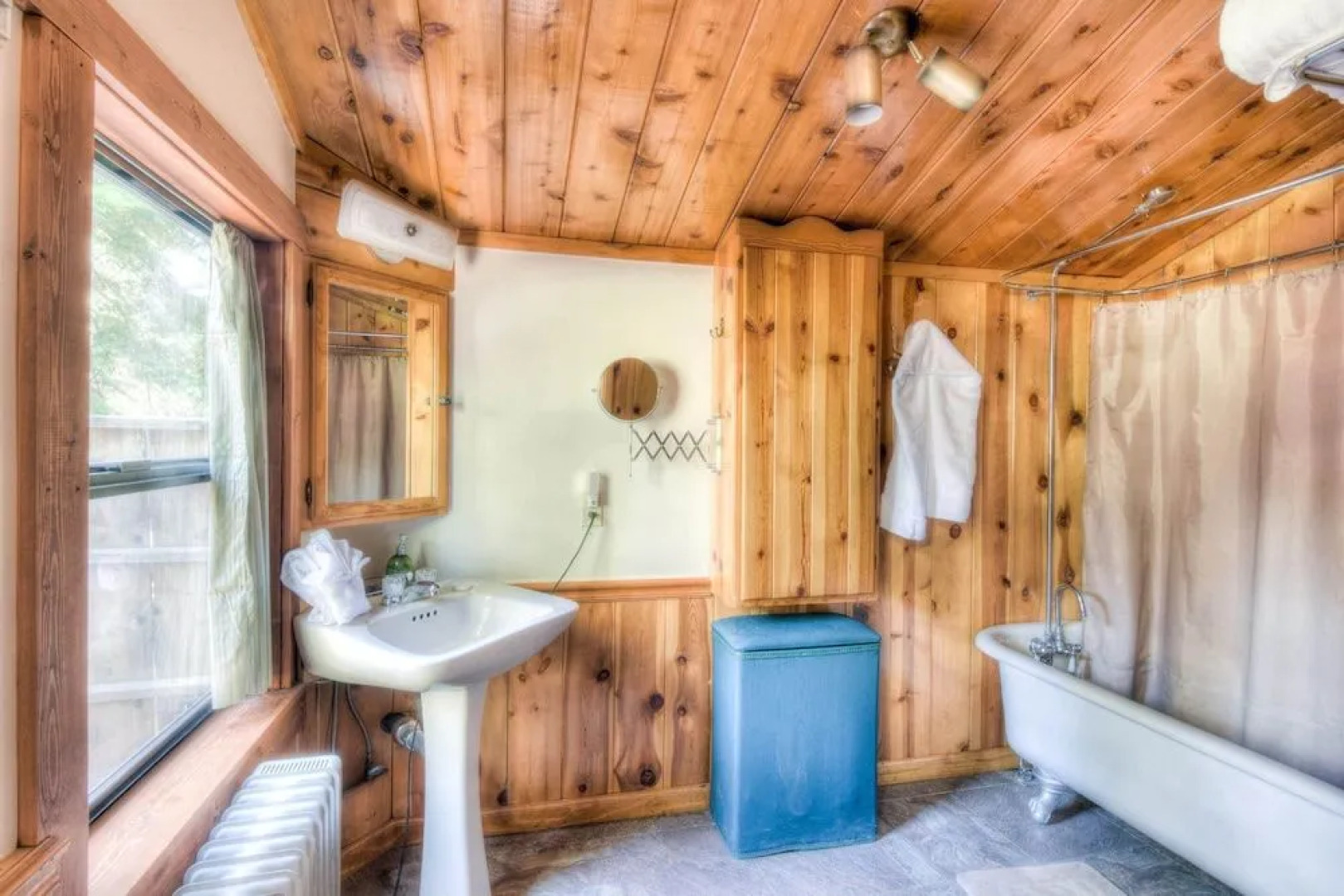 Moonlight Cove w/ Grill Tahoe Beach Next Door!