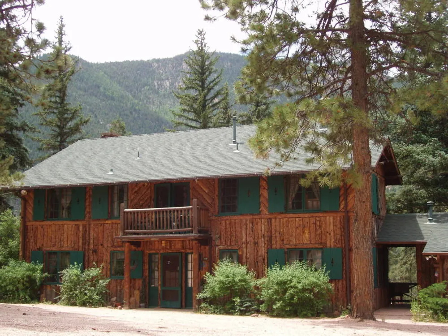 Rocky Mountain Lodge