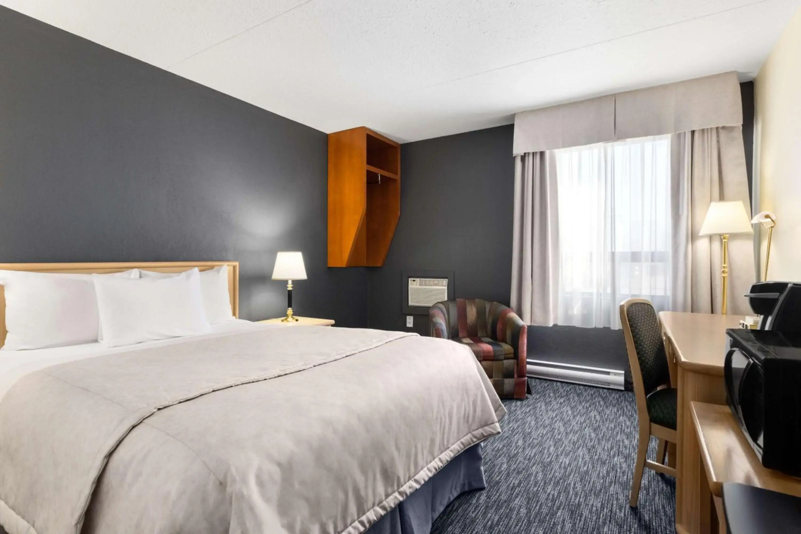 Travelodge by Wyndham Edmonton West
