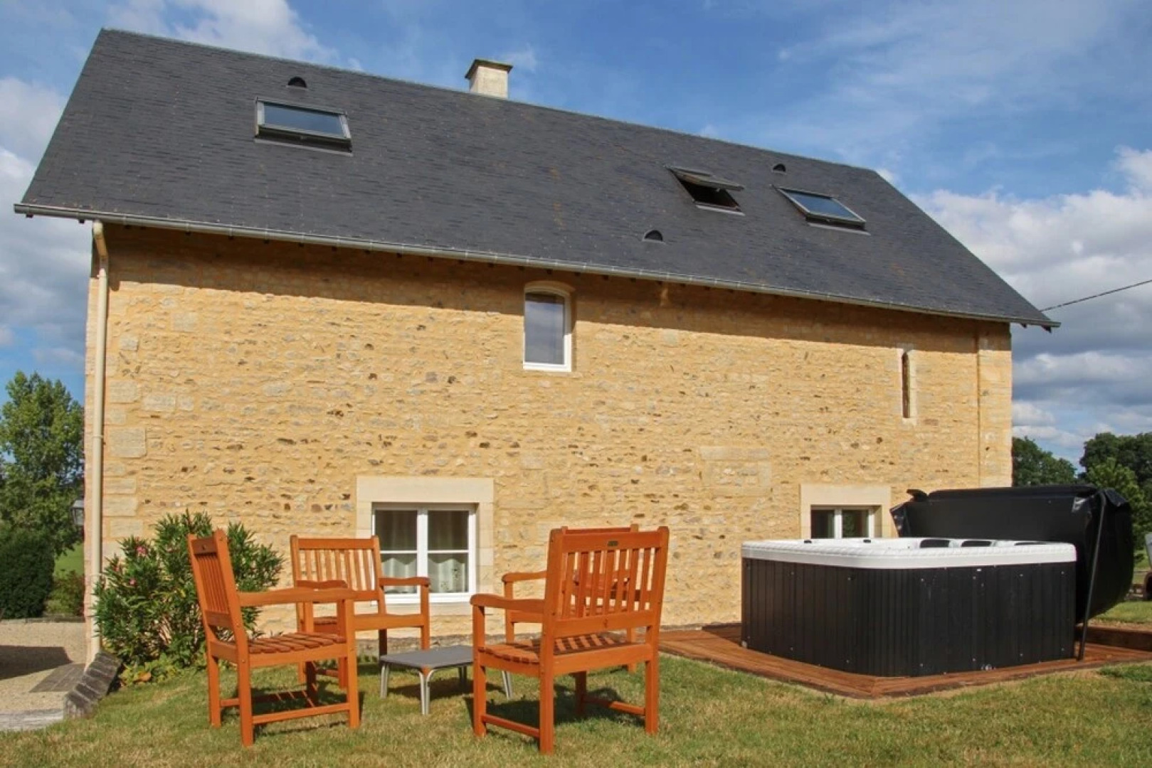 House With 4 Bedrooms in Mosles, With Furnished Garden and Wifi - 5 km