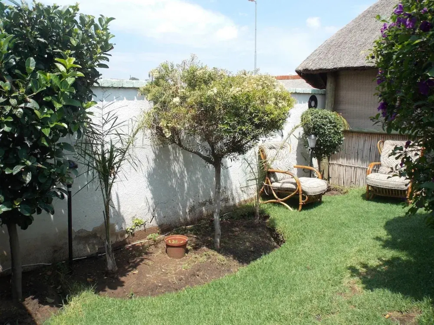 Orlando West Guest House - Hostel