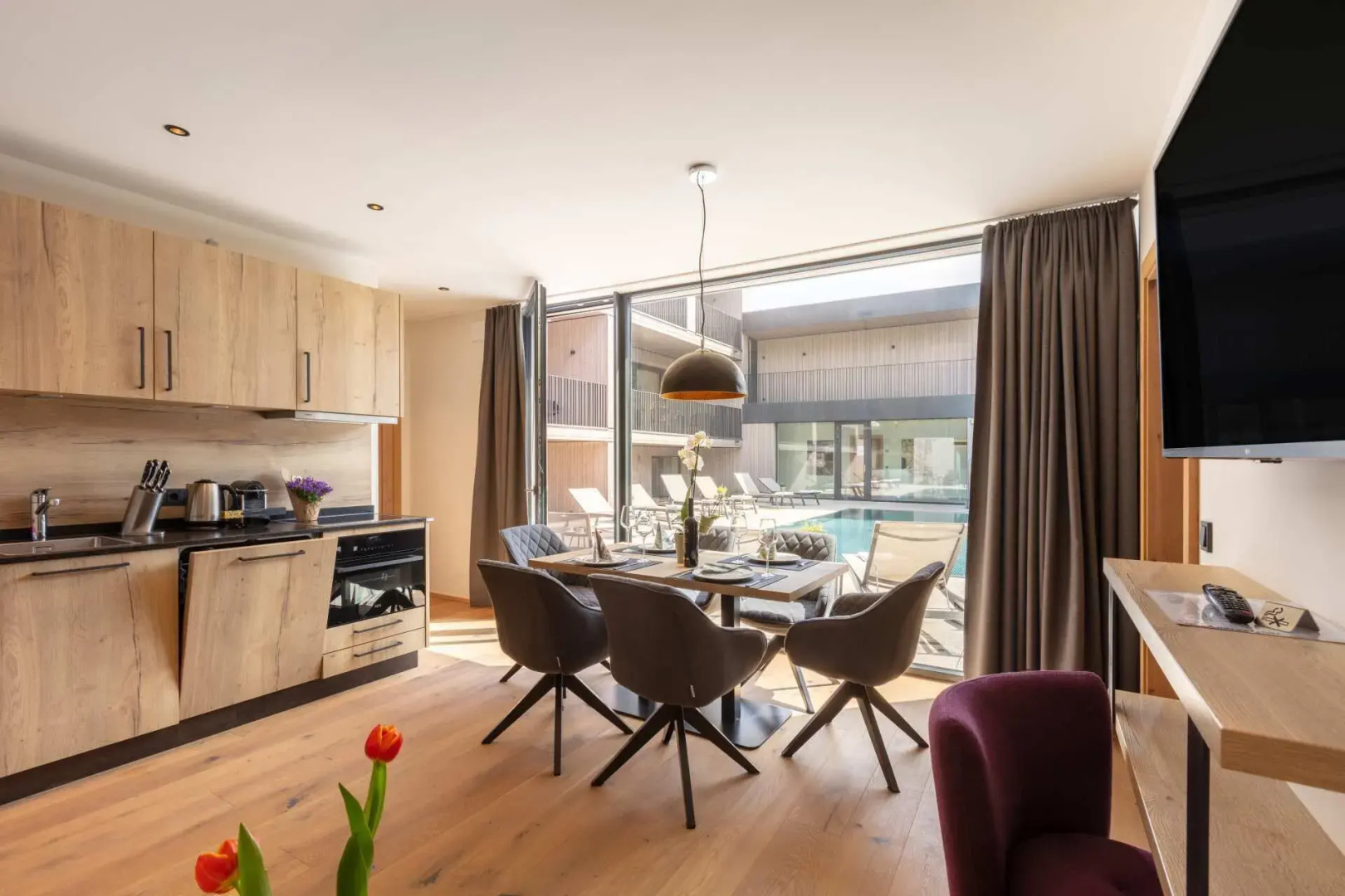 Emma Deluxe Aparthotel