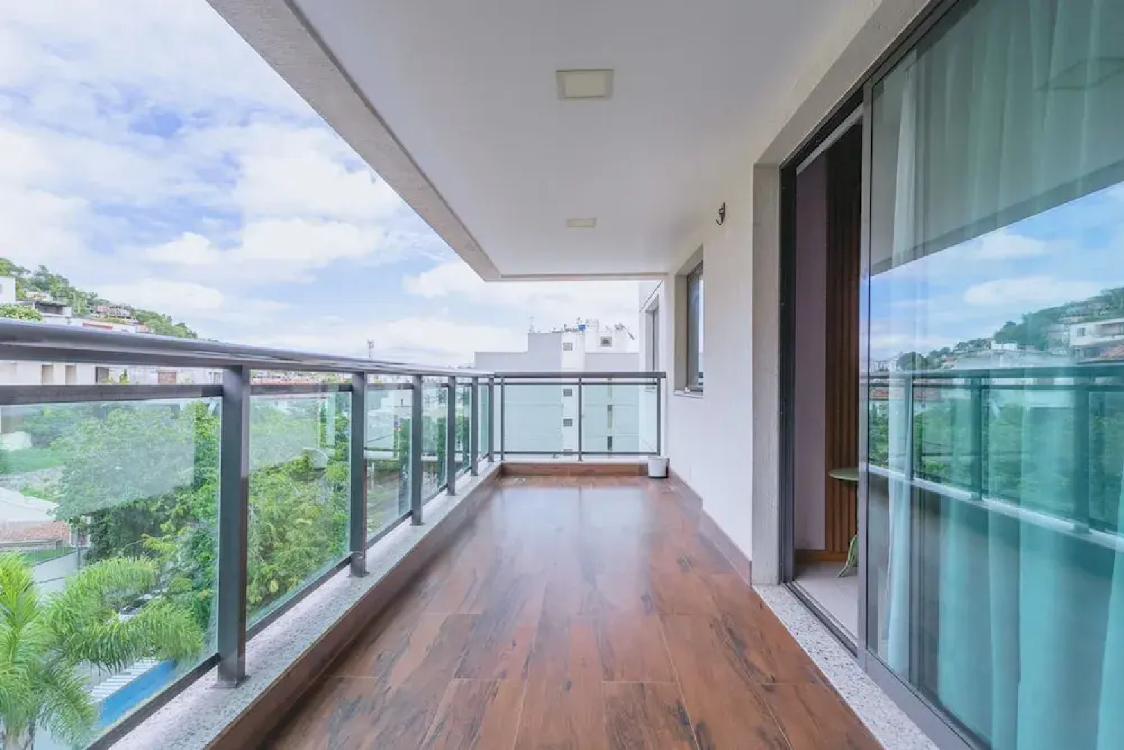 Apto com Piscina Wifi Ar-condicionado e Garagem