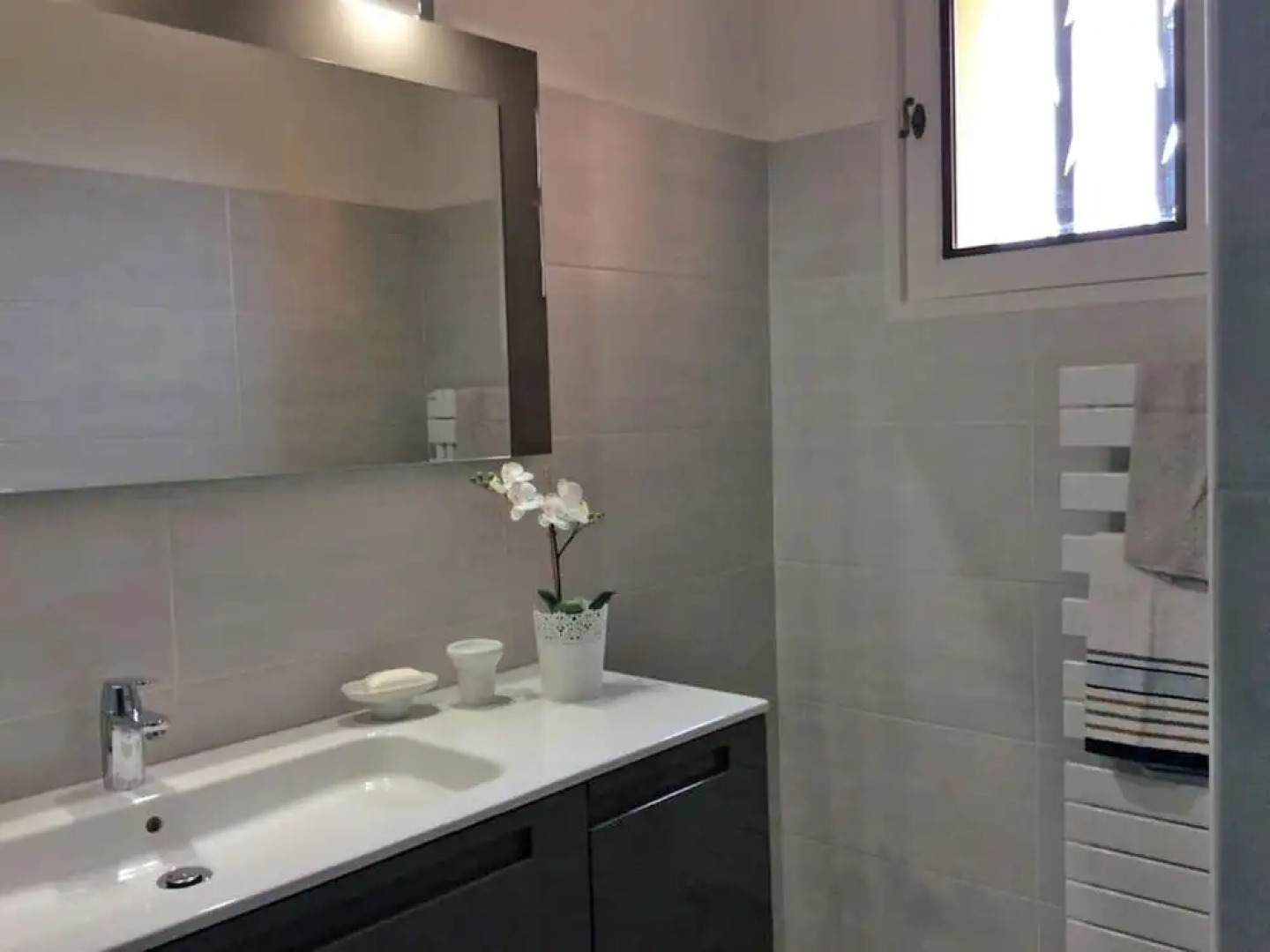 Detached Holiday Home With Private Pool Walking Distance From the Village of Roussillon