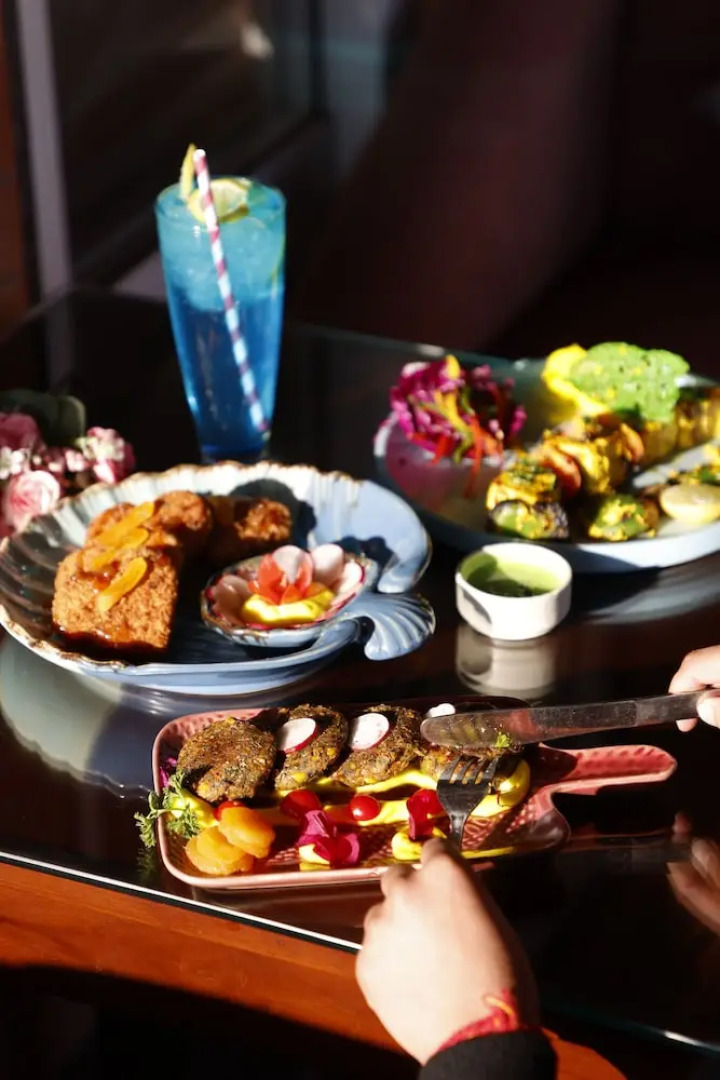 The Hotel Js Souvenir