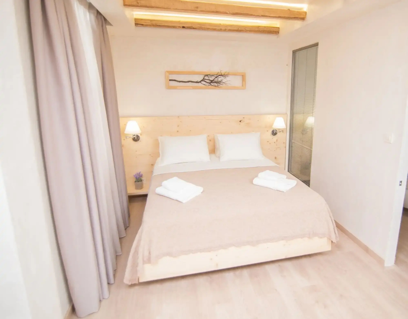 Panellinion Luxury Rooms
