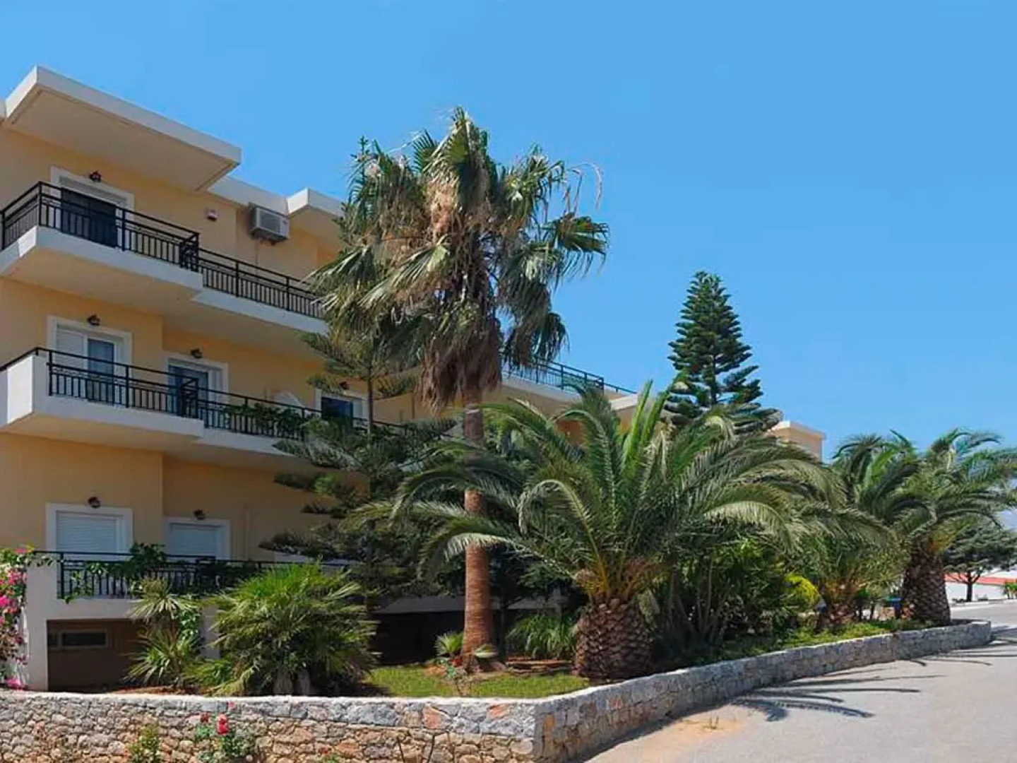 Vantaris Garden and Vantaris Corner