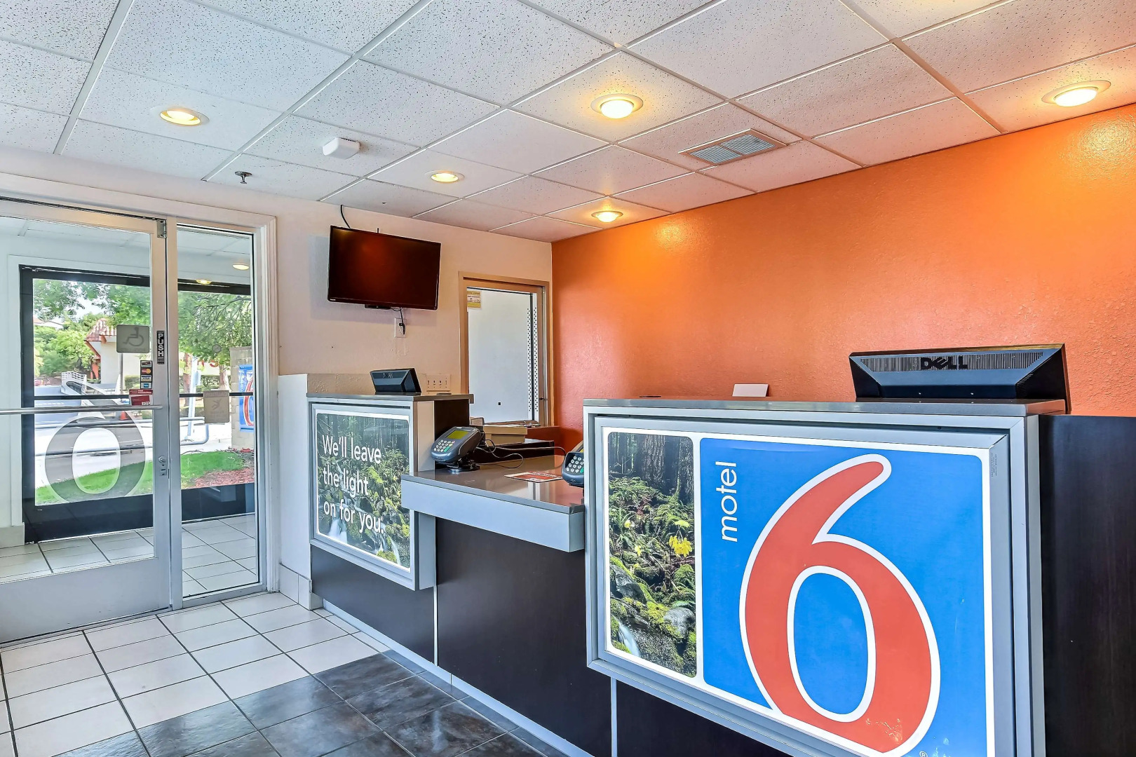 Motel 6 Pinole, CA