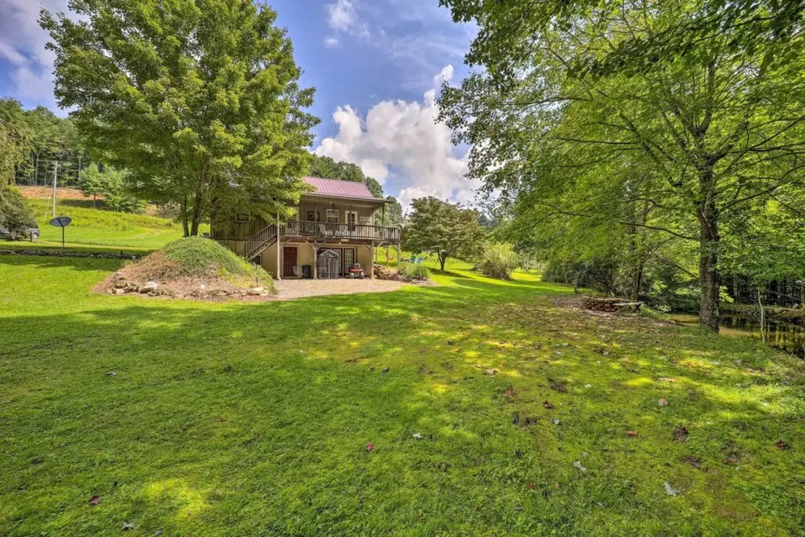 Deep Gap Cottage w/ Fire Pits - Hike & Ski!