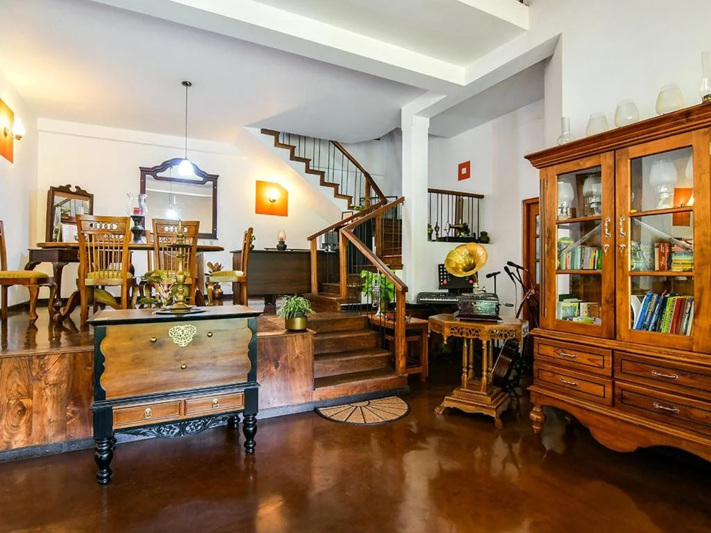 Thotupola Residence
