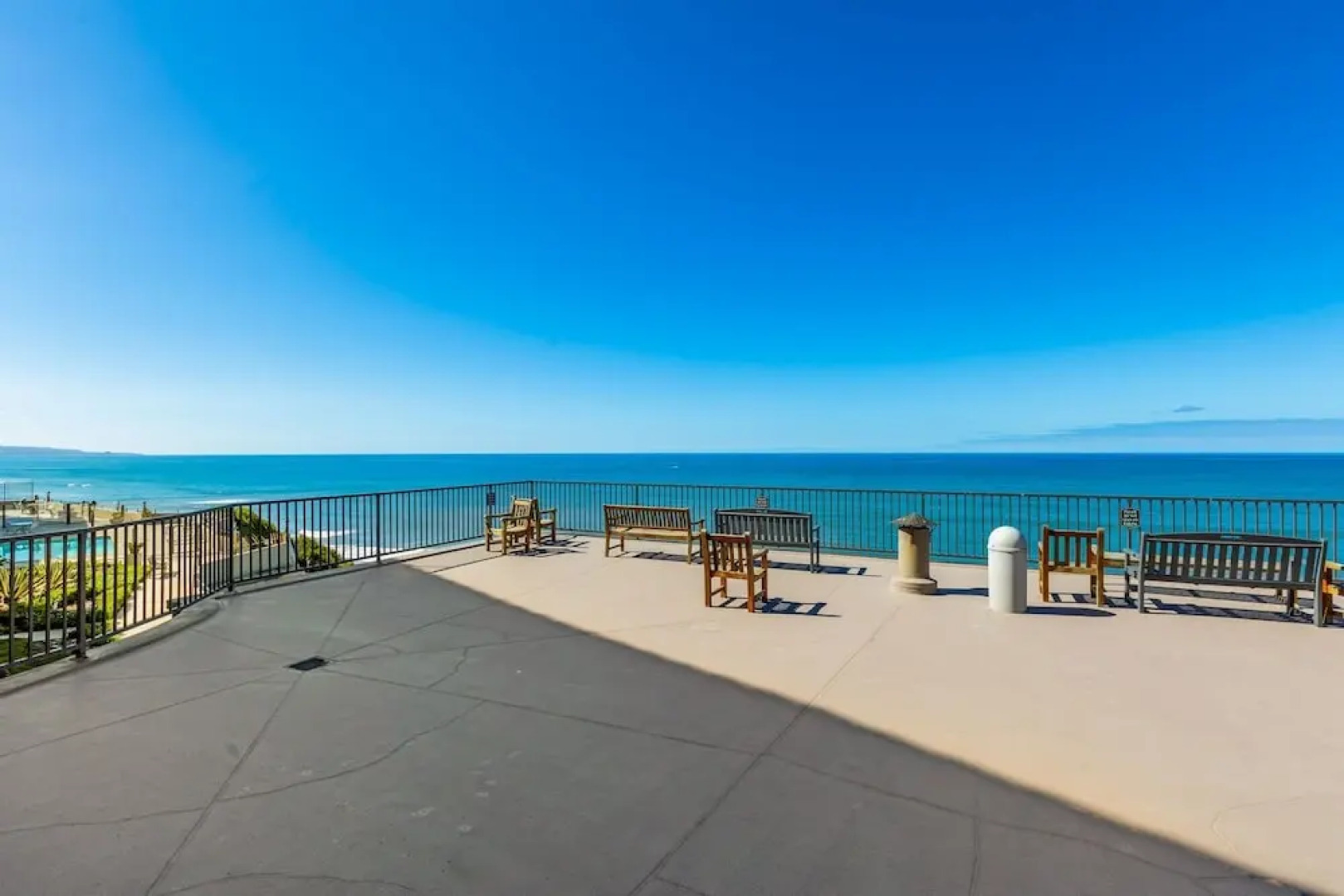 Dmbc 823b 2 Bedroom Condo by RedAwning