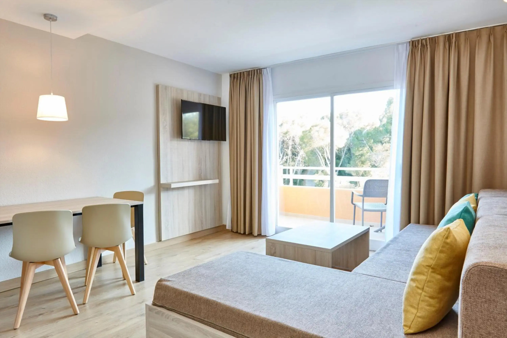 Universal Apartamentos Laguna Garden