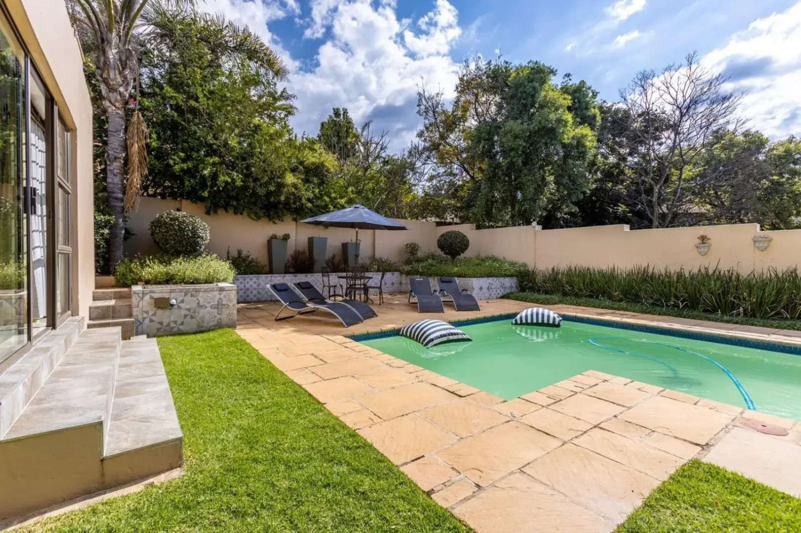 Fleur de Lis Guesthouse