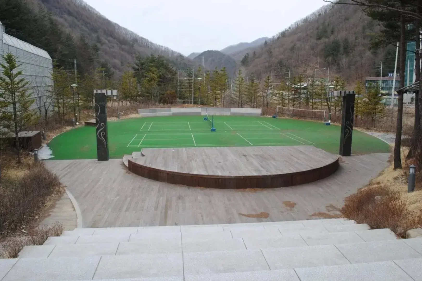 Mayhills Resort