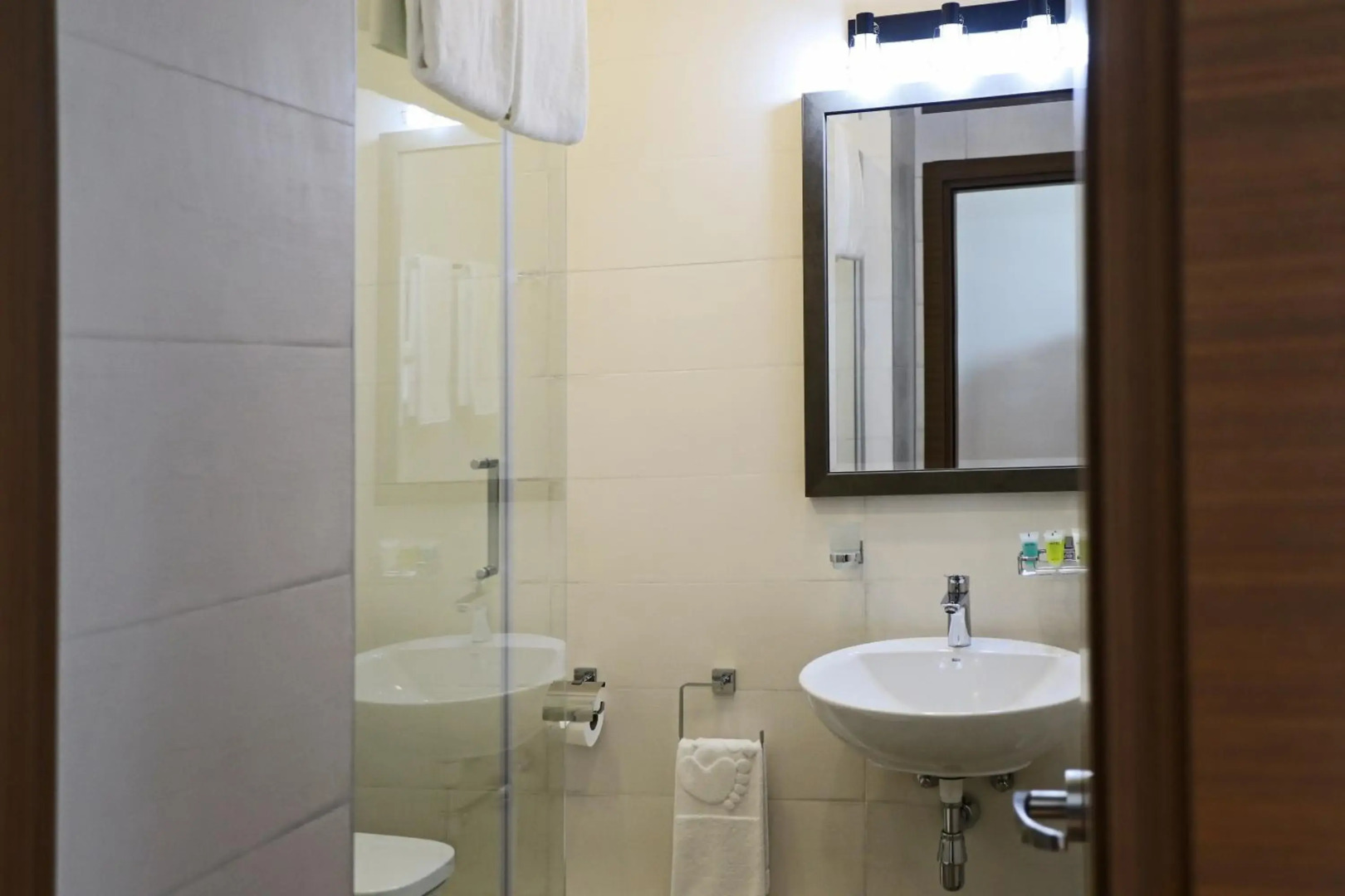 Ambassadori Kachreti Hotel & Golf Resort