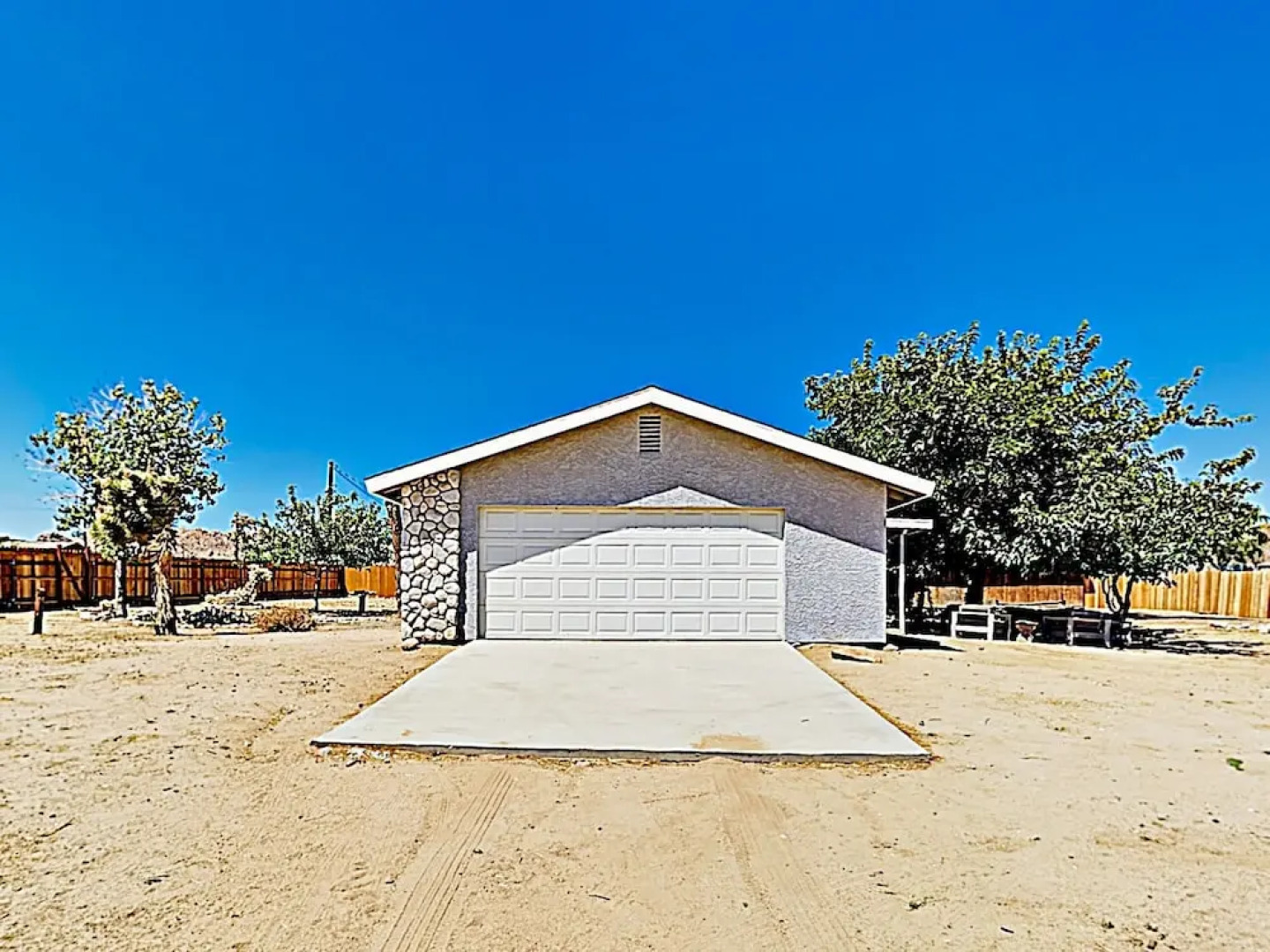 New Listing! Rawhide Ranch, Walk To Pappys 3 Bedroom Home