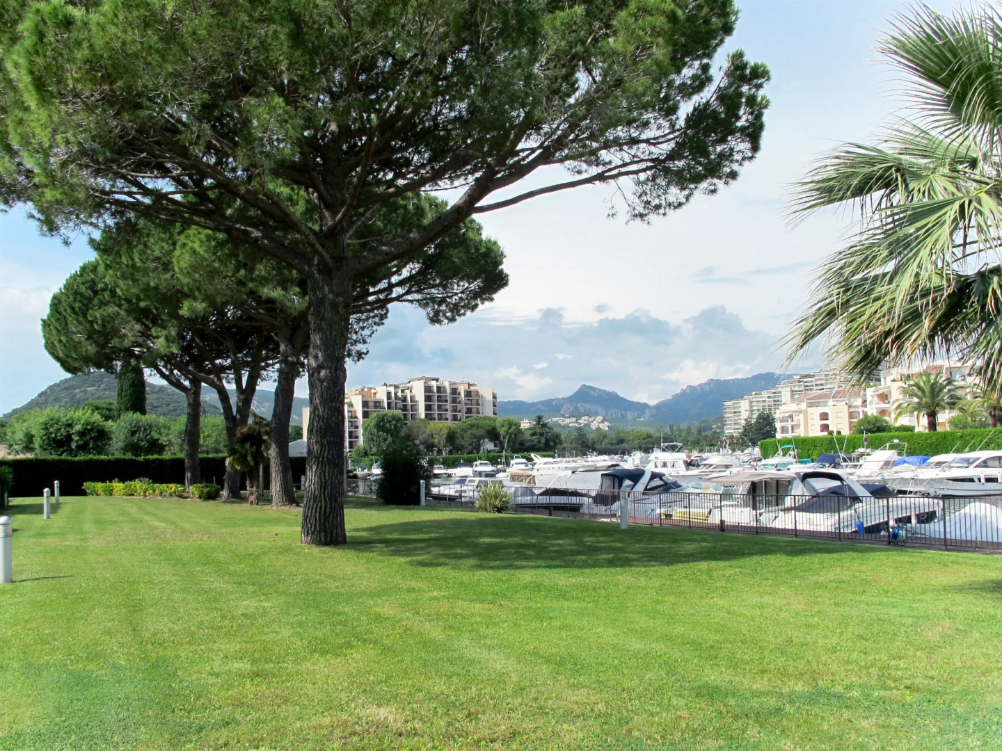 Carré Marine (MAD121)