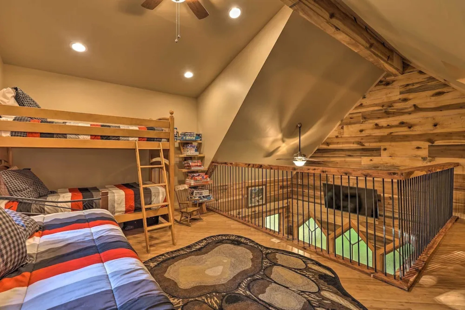 2 Mi to Beech Mtn Resort: Cabin w/ Deck & Grill!