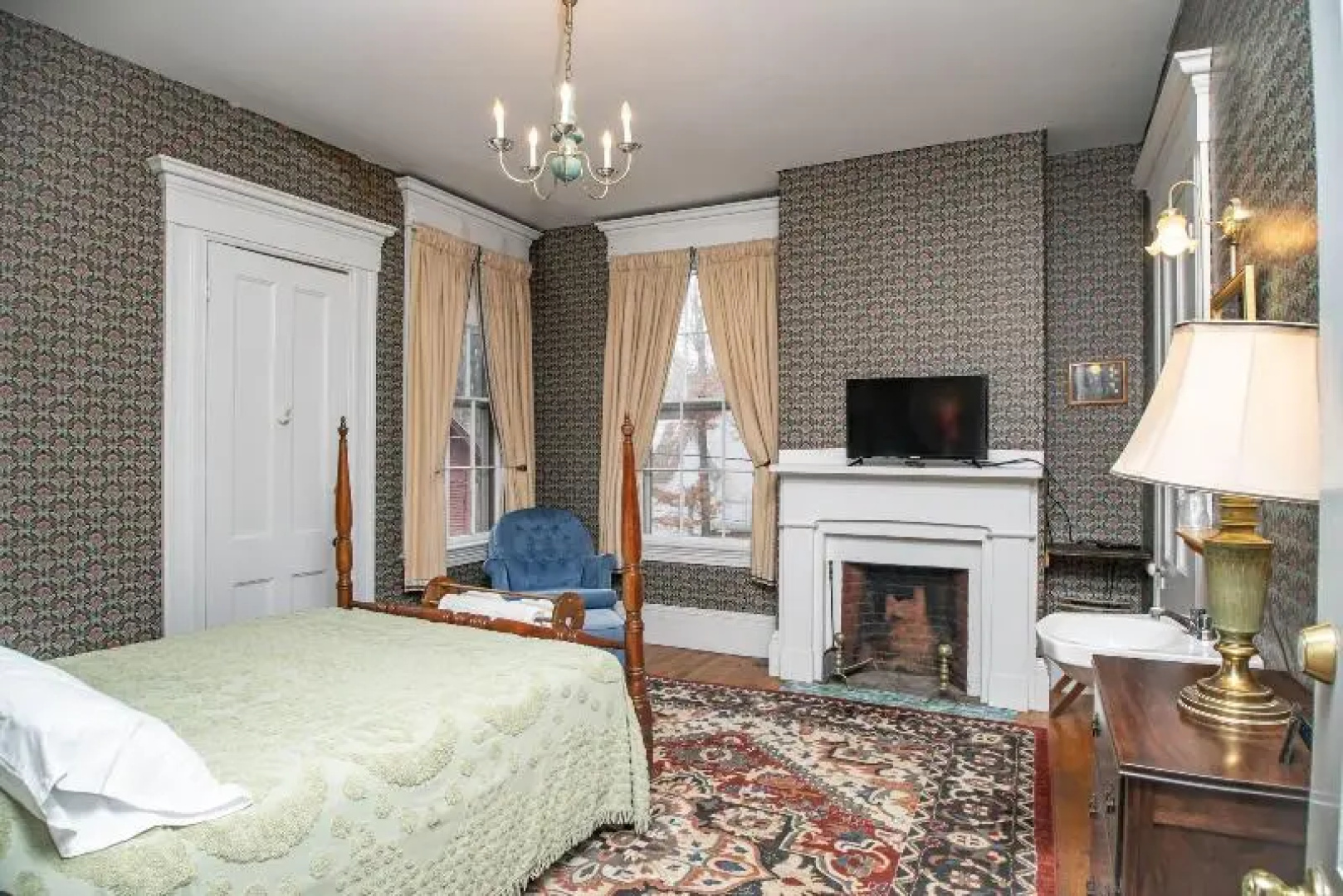The Jeremiah Mason House B & B
