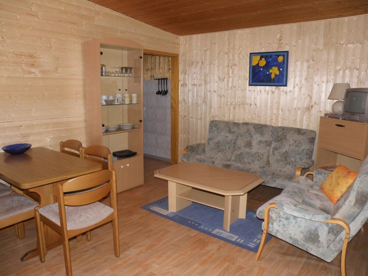Tidy furnished wooden chalet, located close to the forest