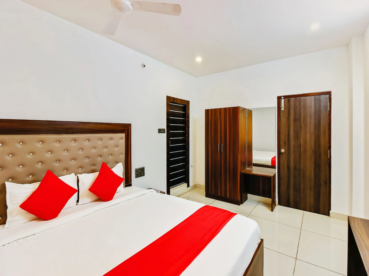 OYO 29131 Hotel MN Grand