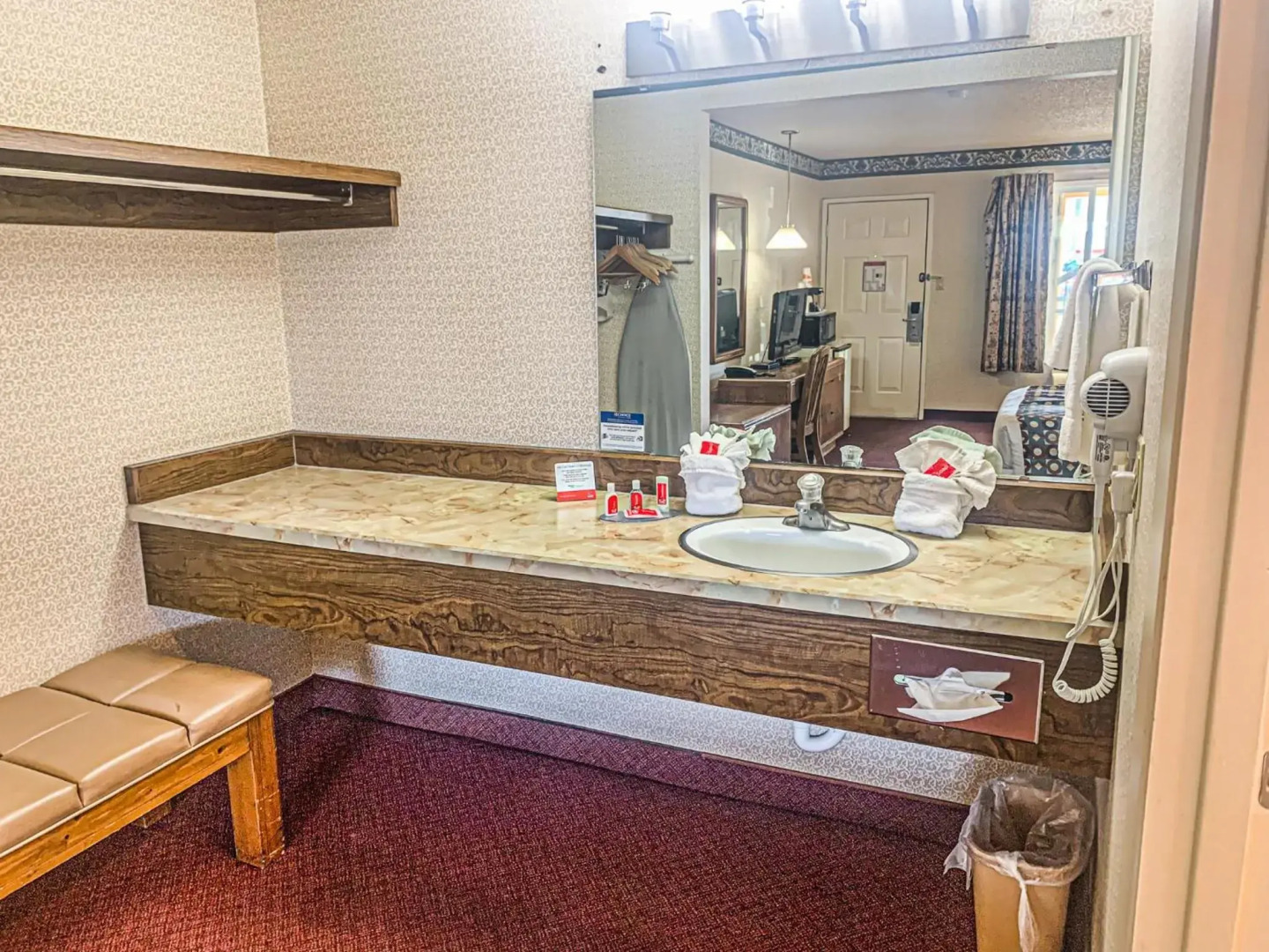 Econo Lodge Inn & Suites Winnemucca