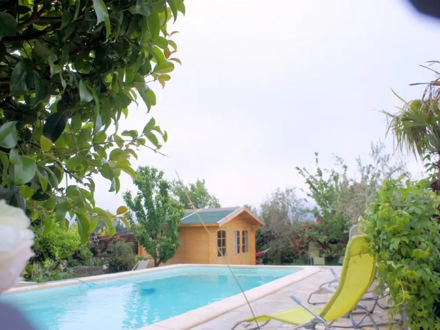 Holiday House With Swimming Pool Near the Beautiful City of Aix-en-provence