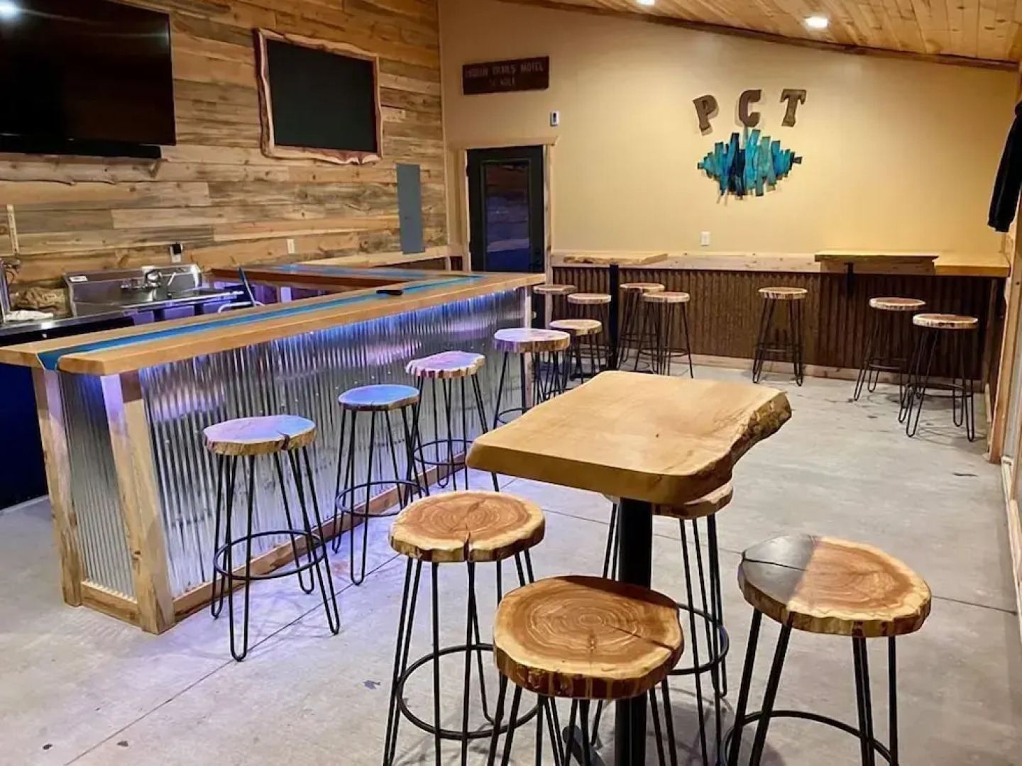 Black Elk Resort Cottages and RV Park