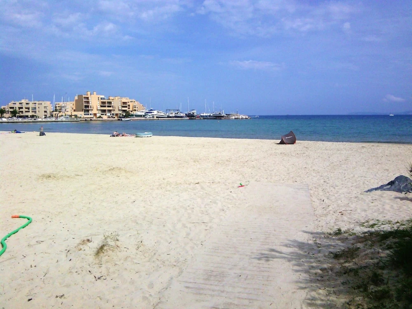 Studio in Bormes-les-mimosas, With Wonderful sea View, Pool Access and