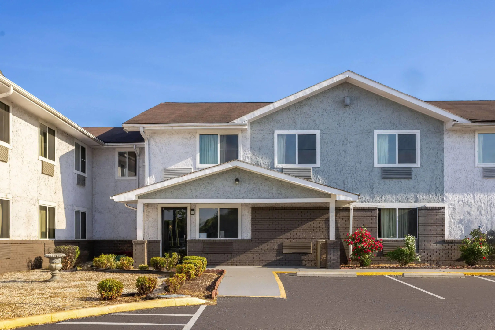 Super 8 by Wyndham South Boston VA