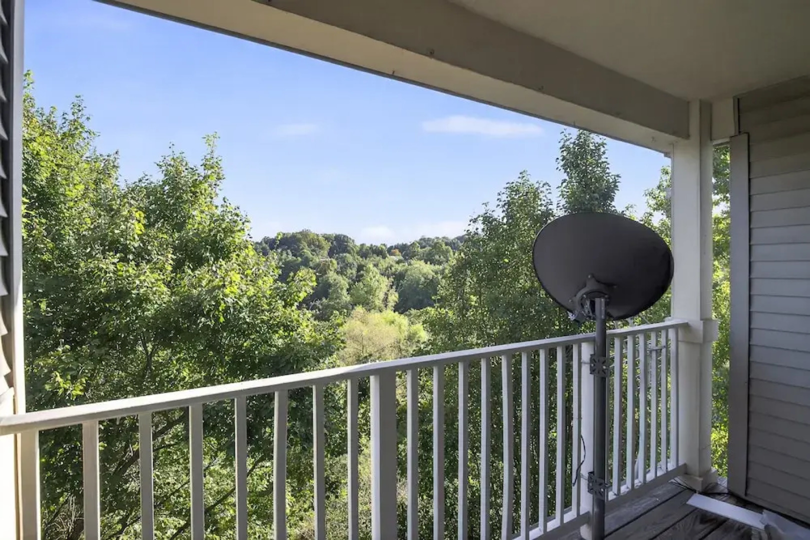 Cozy Pikesville Penthouse With Basketball Arcade 2 Bedroom Condo