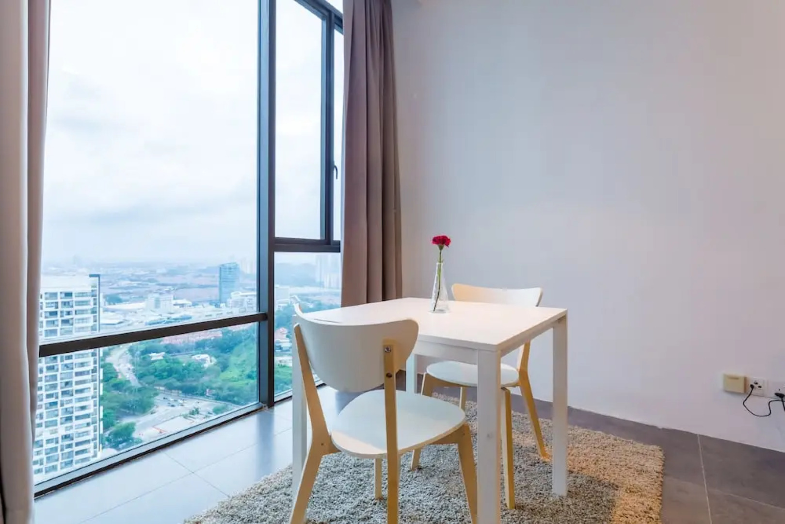 Luzzeri Suite Empire Damansara