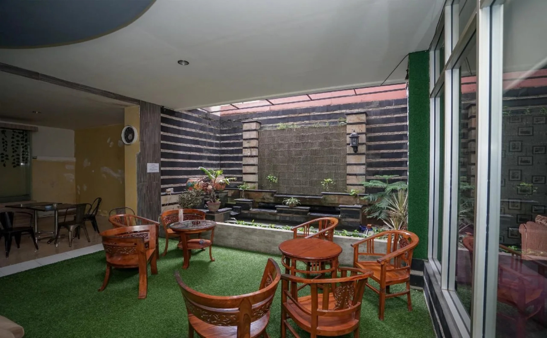 OYO 736 Hotel Best Skip