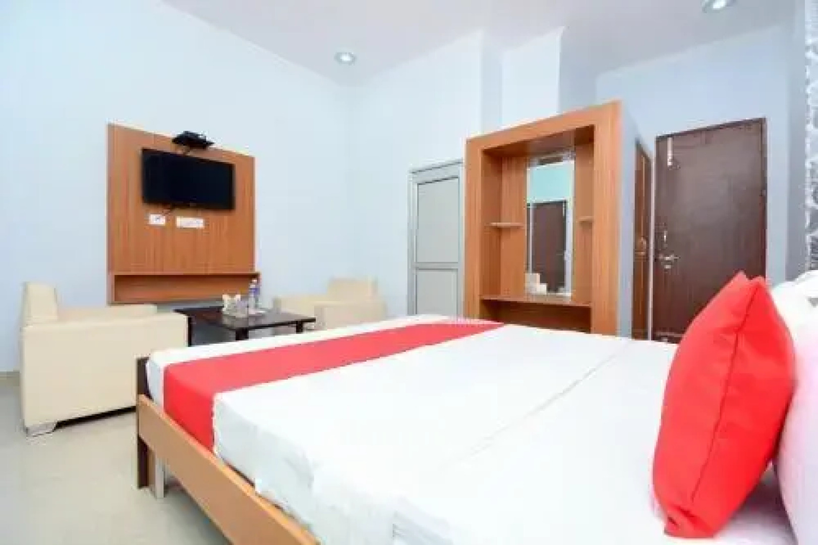 RK Family Hotel & Restaurant by OYO Rooms