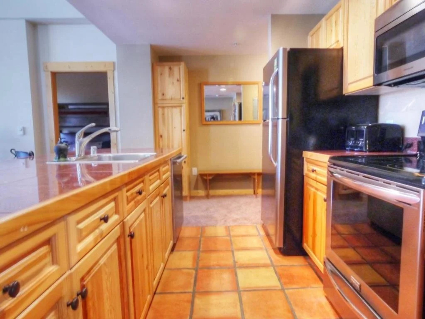 Comfortable Condo, Outstanding Location - TX414 by RedAwning