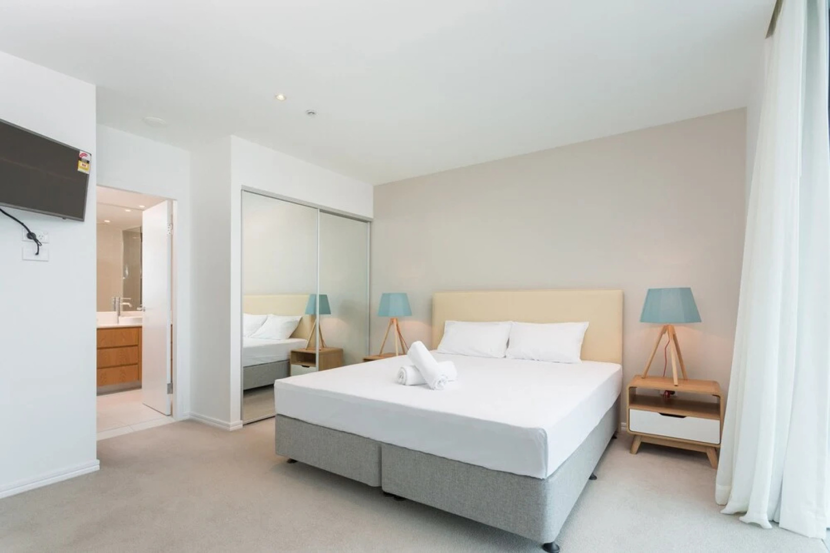 H Residences by Holiday Holiday