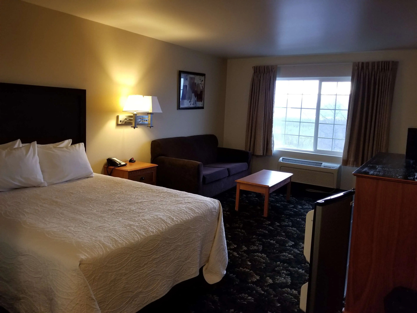 Grand View Inn & Suites