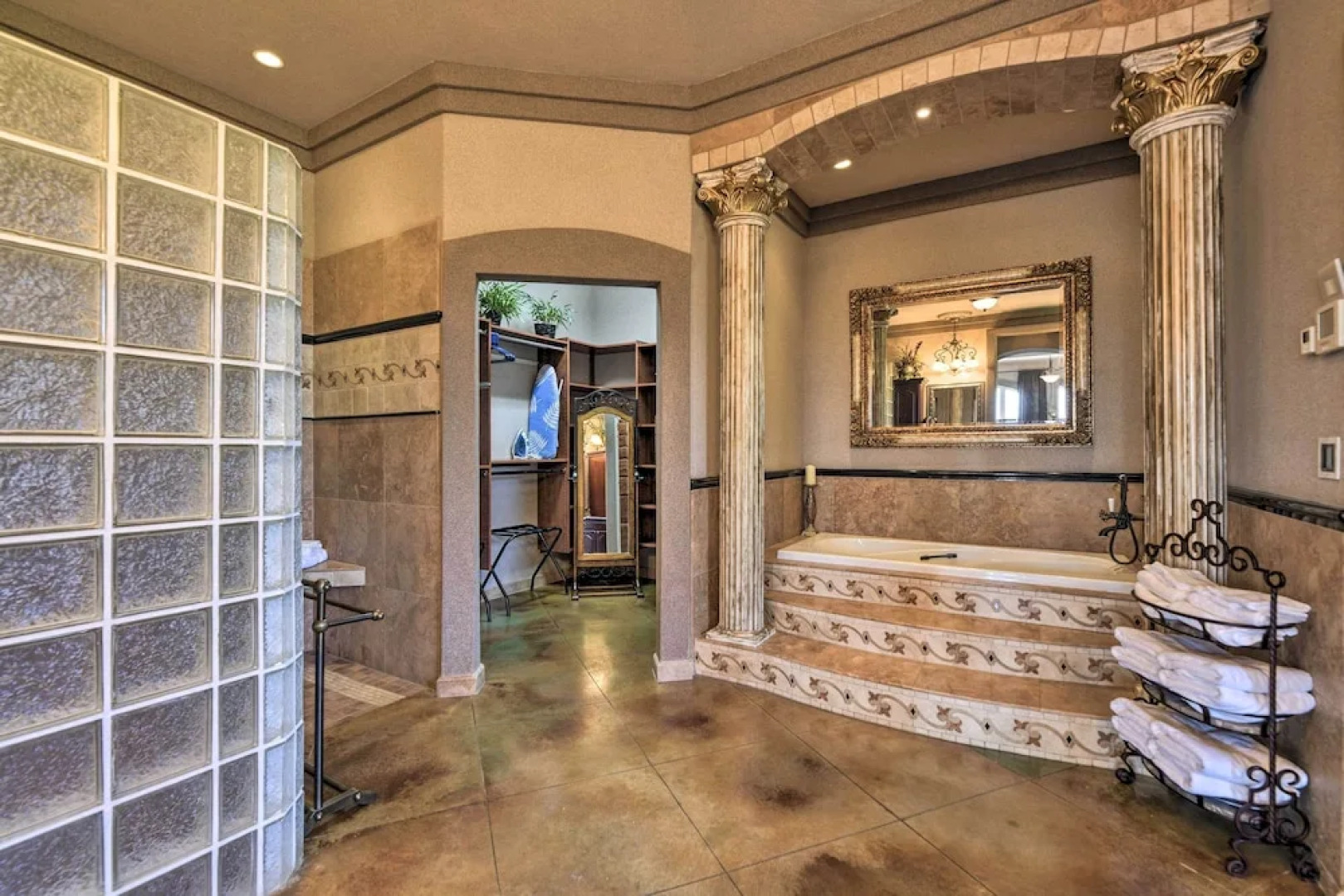 Flawless Durango Home w/ Theater + Pool Table