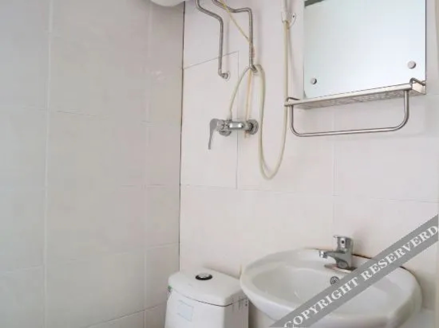 Clockwise Fashion Inn