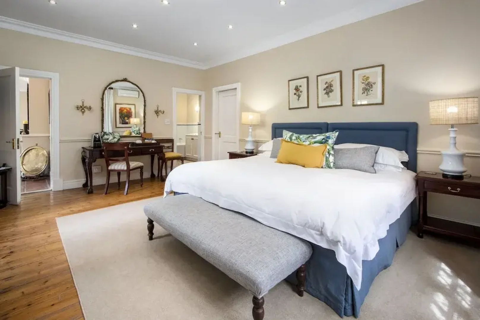 La Fontaine Guest House