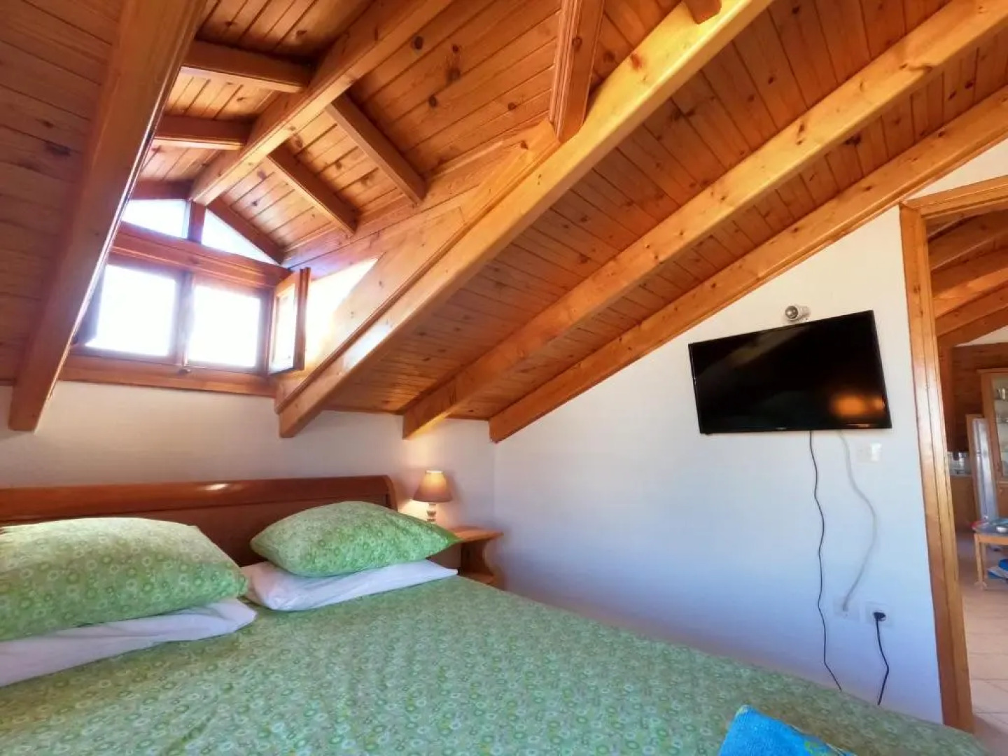 Loft apartment 20m from sea