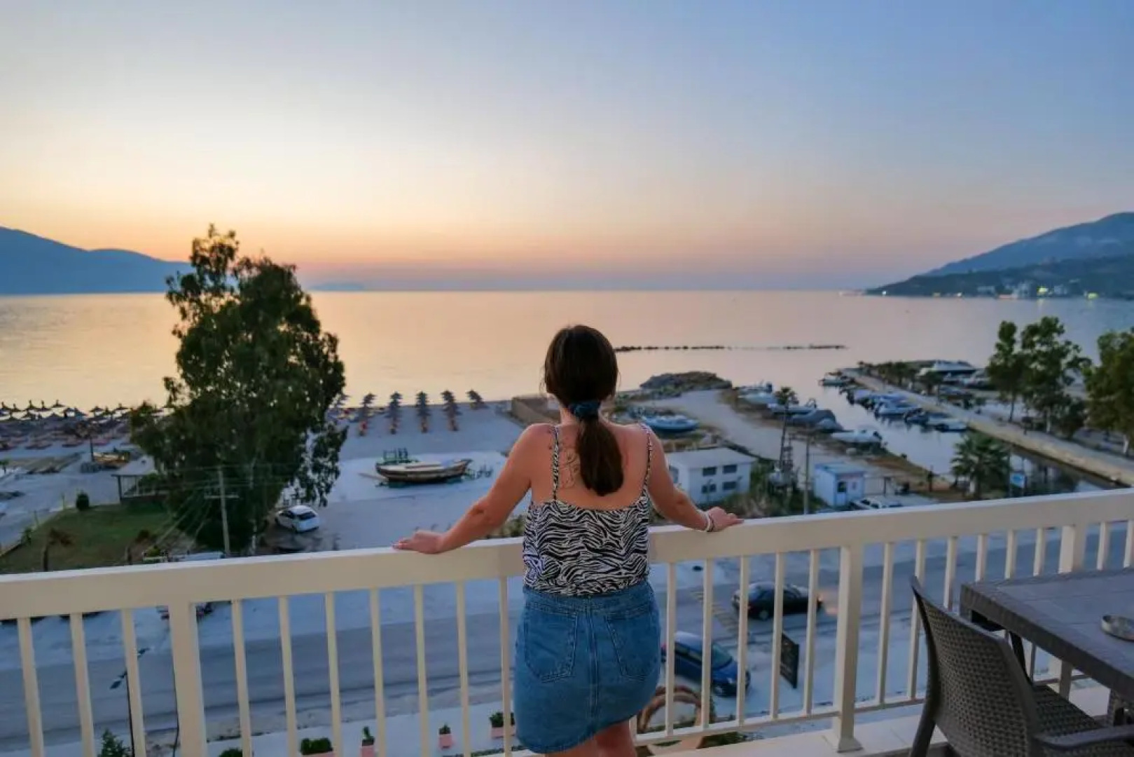 The Peak Hotel & Lounge